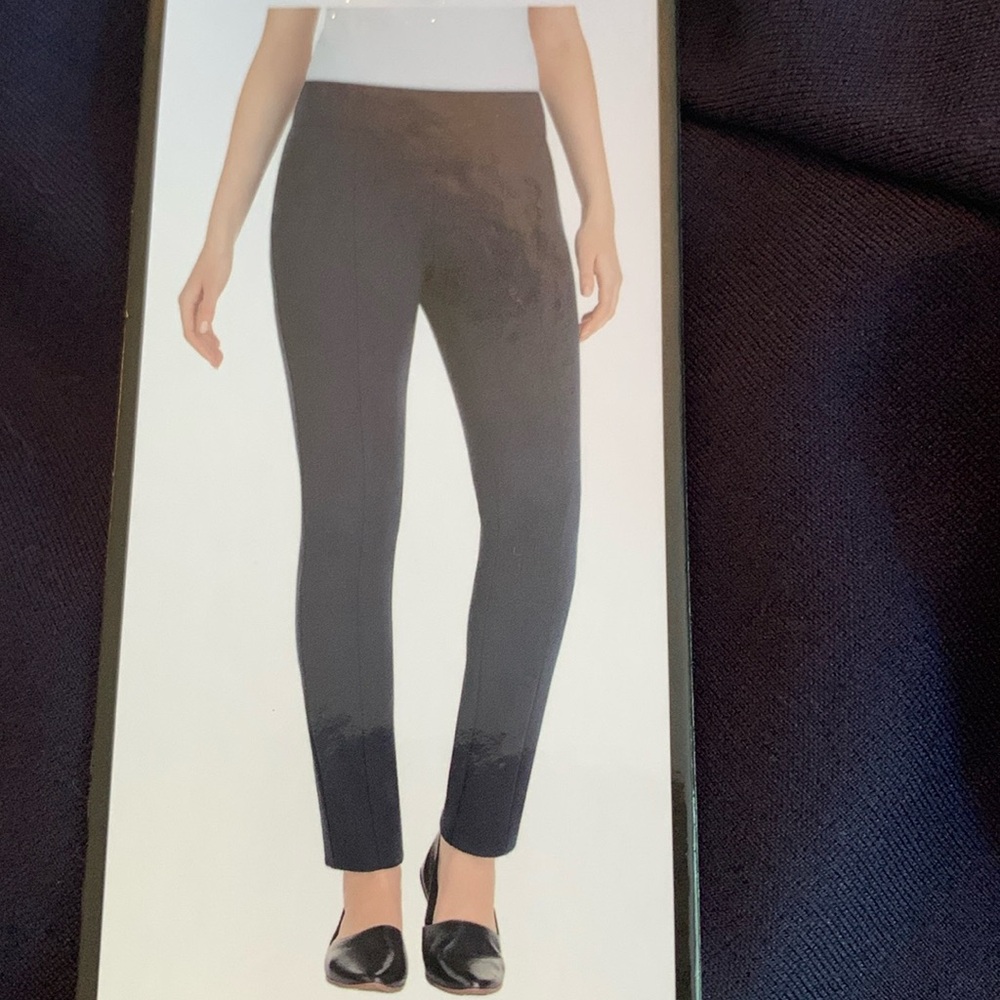 Hilary‎ Radley navy leggings. NWT.